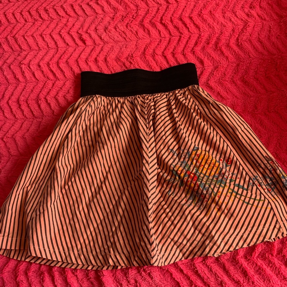 Skirt size small